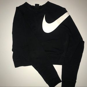 NIKE CROPPED SWOOSH SWEATSHIRT